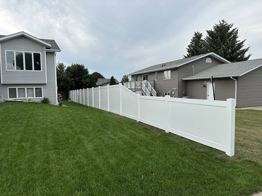 White vinyl privacy fence